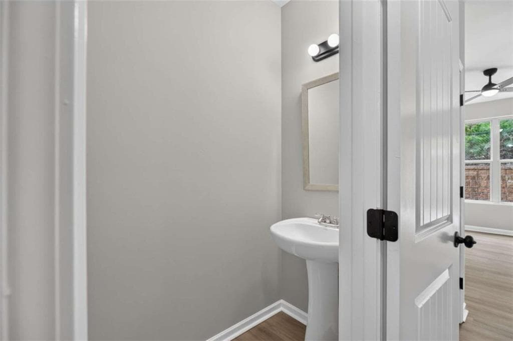 3 bedroom, 3 bathroom, 1,350 sq ft townhouse for sale at 5918 Cassie Drive, Lithonia, GA 30038 — photo 7