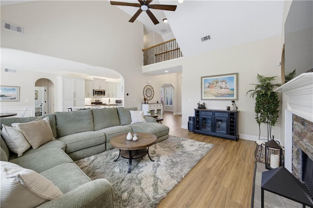 4 bedroom, 3 bathroom, 2,577 sq ft single family residence for sale at 2850 Dartmouth Place, Cumming, GA 30041 — photo 5