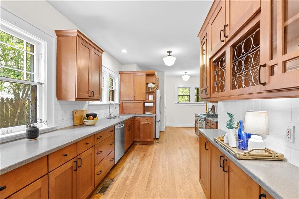 4 bedroom, 3 bathroom, 2,282 sq ft single family residence for sale at 244 Winnona Drive, Decatur, GA 30030 — photo 9