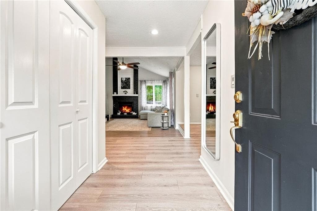 3 bedroom, 2 bathroom, 2,041 sq ft single family residence for sale at 2644 Royal Oak Court, Acworth, GA 30102 — photo 5
