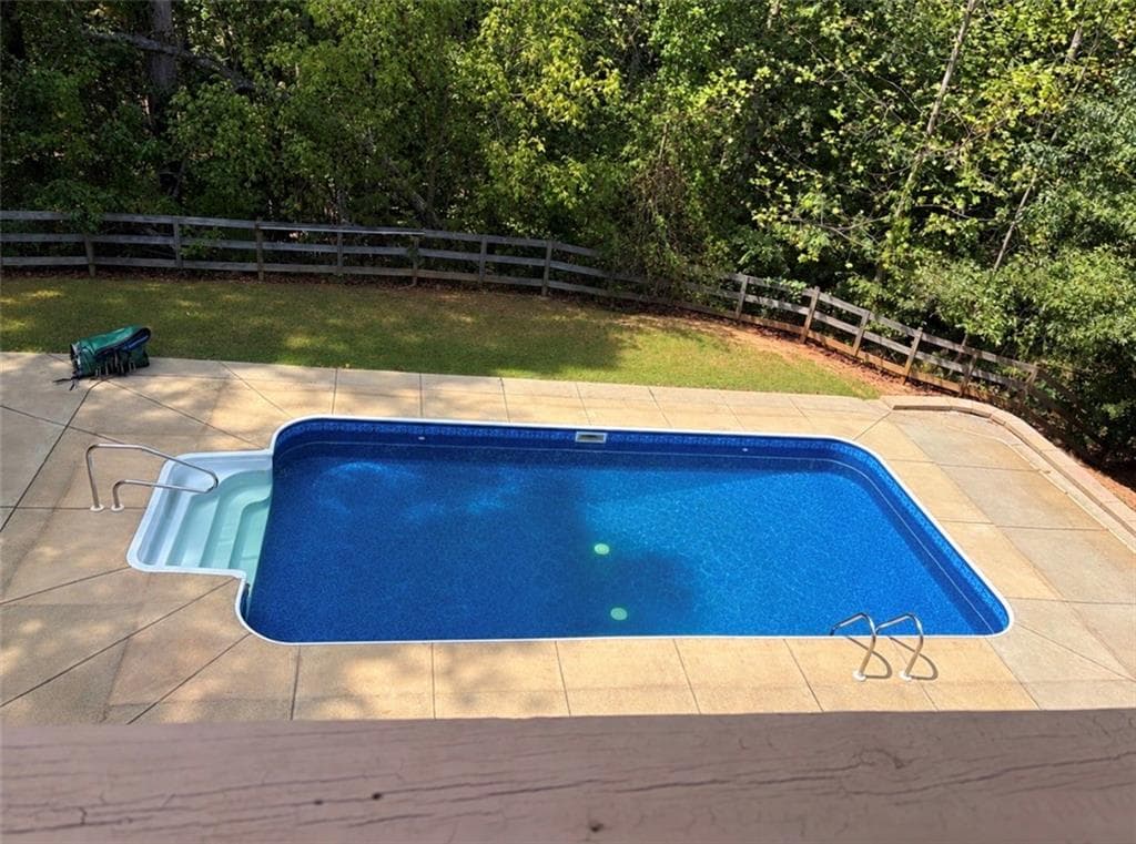 6 bedroom, 4 bathroom, 5,860 sq ft single family residence for sale at 226 Crescent Moon Way, Canton, GA 30114 — photo 3