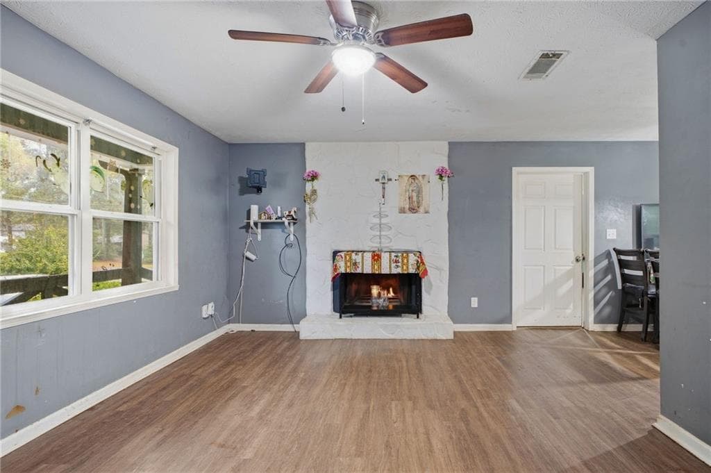 5 bedroom, 2 bathroom, 2,250 sq ft single family residence for sale at 541 Carithers Road, Lawrenceville, GA 30046 — photo 5