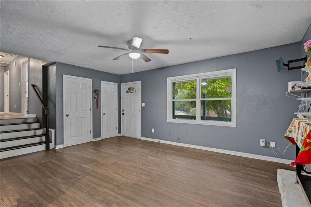 5 bedroom, 2 bathroom, 2,250 sq ft single family residence for sale at 541 Carithers Road, Lawrenceville, GA 30046 — photo 6