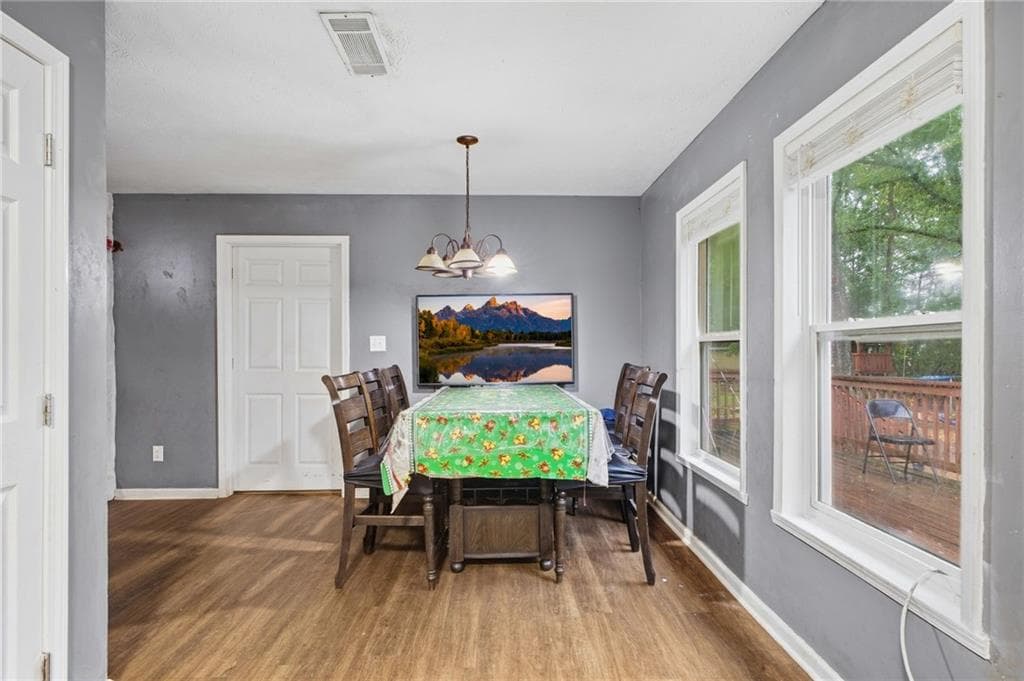 5 bedroom, 2 bathroom, 2,250 sq ft single family residence for sale at 541 Carithers Road, Lawrenceville, GA 30046 — photo 8