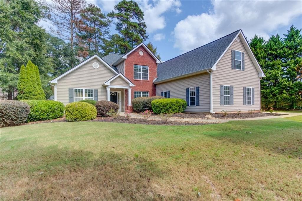 3 bedroom, 3 bathroom, 2,580 sq ft single family residence for sale at 775 Winding Grove Lane, Loganville, GA 30052 — photo 2