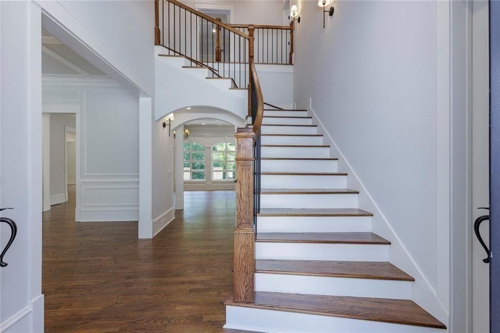 5 bedroom, 6 bathroom, 6,261 sq ft single family residence for sale at 10765 Shallowford Road, Roswell, GA 30075 — photo 6