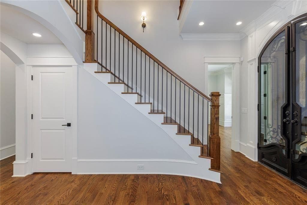 5 bedroom, 6 bathroom, 6,261 sq ft single family residence for sale at 10765 Shallowford Road, Roswell, GA 30075 — photo 7