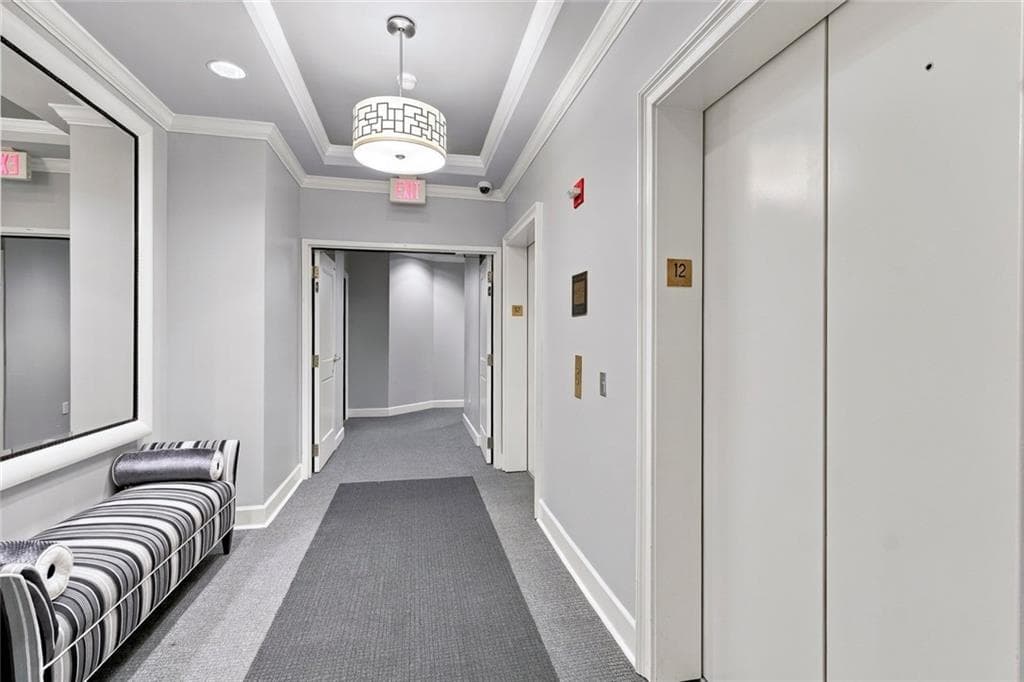 2 bedroom, 2 bathroom, 1,094 sq ft condominium for sale at 2828 Peachtree Road 1204, Atlanta, GA 30305 — photo 3
