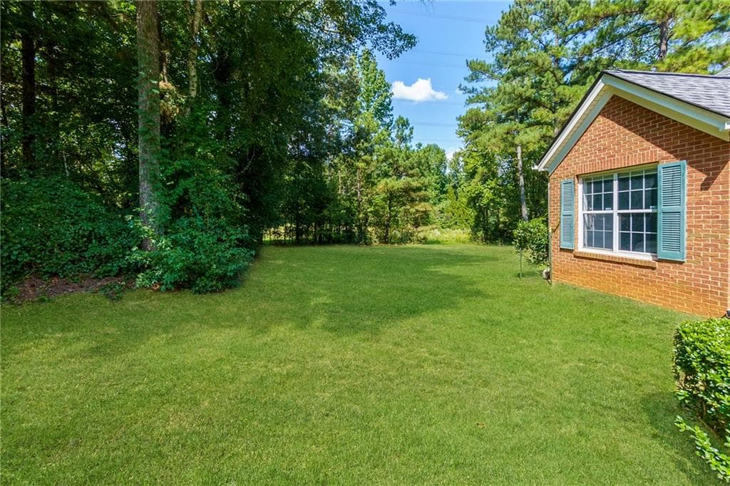 3 bedroom, 2 bathroom, 1,671 sq ft single family residence for sale at 275 Summerfield Crossing, Acworth, GA 30101 — photo 3