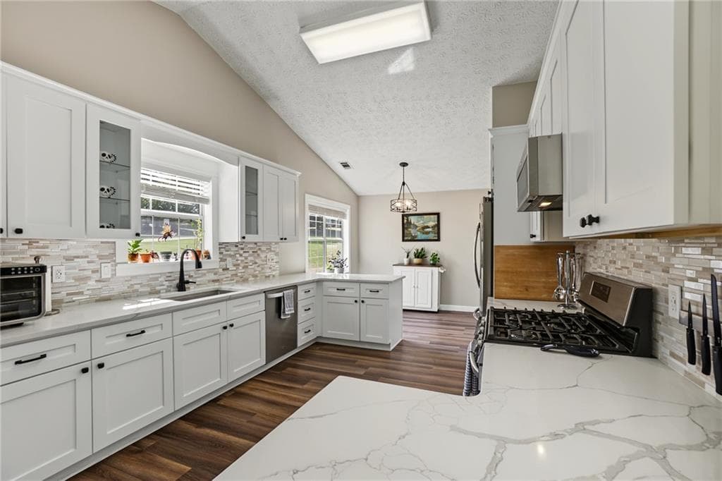 3 bedroom, 2 bathroom, 1,671 sq ft single family residence for sale at 275 Summerfield Crossing, Acworth, GA 30101 — photo 7