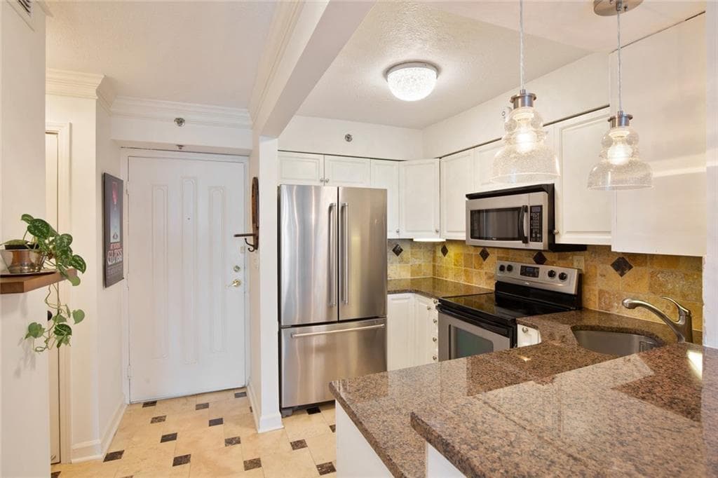 1 bedroom, 1 bathroom, 543 sq ft condominium for sale at 2870 Pharr Court South 2403, Atlanta, GA 30305 — photo 3