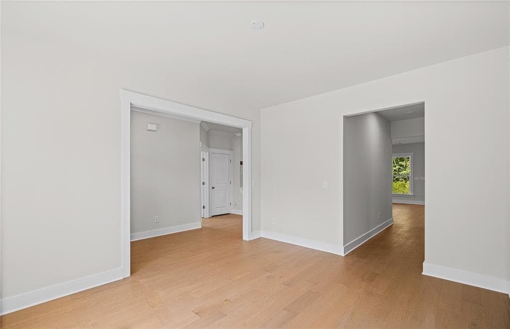 5 bedroom, 5 bathroom, 3,309 sq ft single family residence for sale at 1606 Waterchase Drive, Dacula, GA 30019 — photo 8