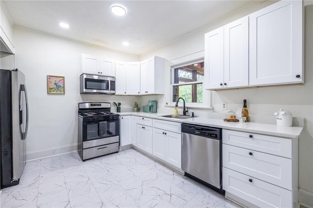 4 bedroom, 3 bathroom, 1,770 sq ft single family residence for sale at 329 Kendrick Avenue, Atlanta, GA 30315 — photo 6