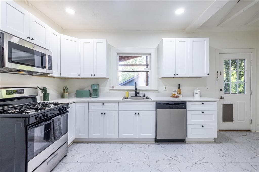 4 bedroom, 3 bathroom, 1,770 sq ft single family residence for sale at 329 Kendrick Avenue, Atlanta, GA 30315 — photo 7