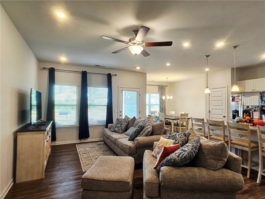 4 bedroom, 3 bathroom, 2,061 sq ft single family residence for sale at 17 Rambling Oaks Drive, Rome, GA 30165 — photo 6