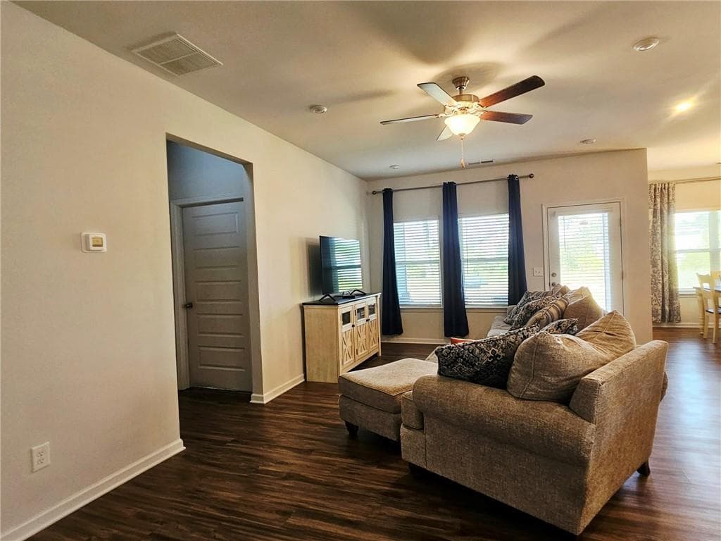 4 bedroom, 3 bathroom, 2,061 sq ft single family residence for sale at 17 Rambling Oaks Drive, Rome, GA 30165 — photo 8