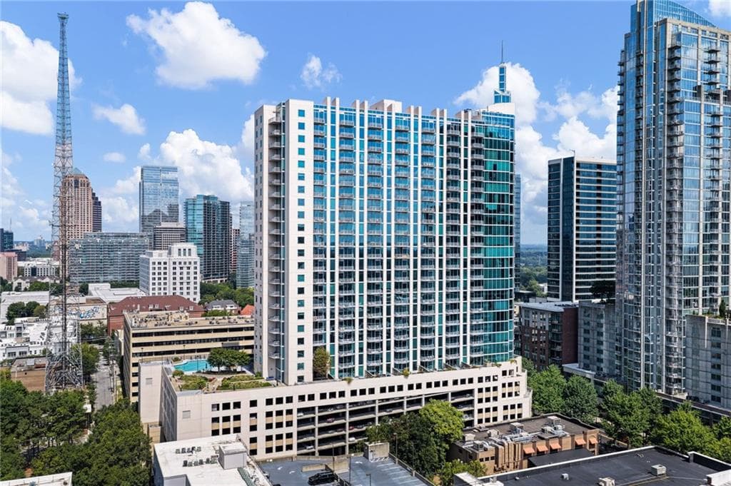 2 bedroom, 2 bathroom, 1,211 sq ft condominium for sale at 860 Peachtree Street 1514, Atlanta, GA 30308 — photo 2