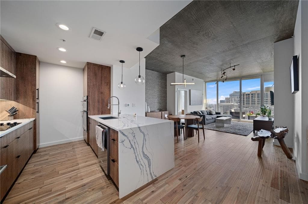 2 bedroom, 2 bathroom, 1,211 sq ft condominium for sale at 860 Peachtree Street 1514, Atlanta, GA 30308