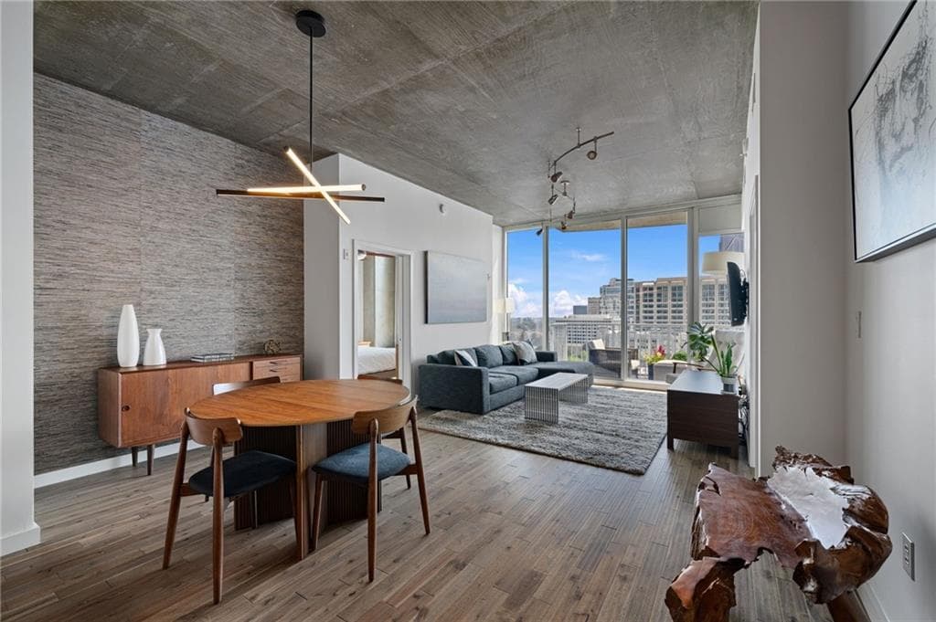 2 bedroom, 2 bathroom, 1,211 sq ft condominium for sale at 860 Peachtree Street 1514, Atlanta, GA 30308 — photo 3
