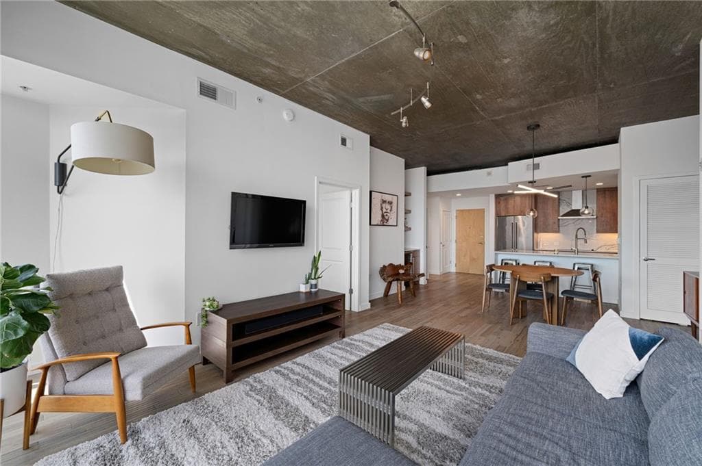 2 bedroom, 2 bathroom, 1,211 sq ft condominium for sale at 860 Peachtree Street 1514, Atlanta, GA 30308 — photo 6