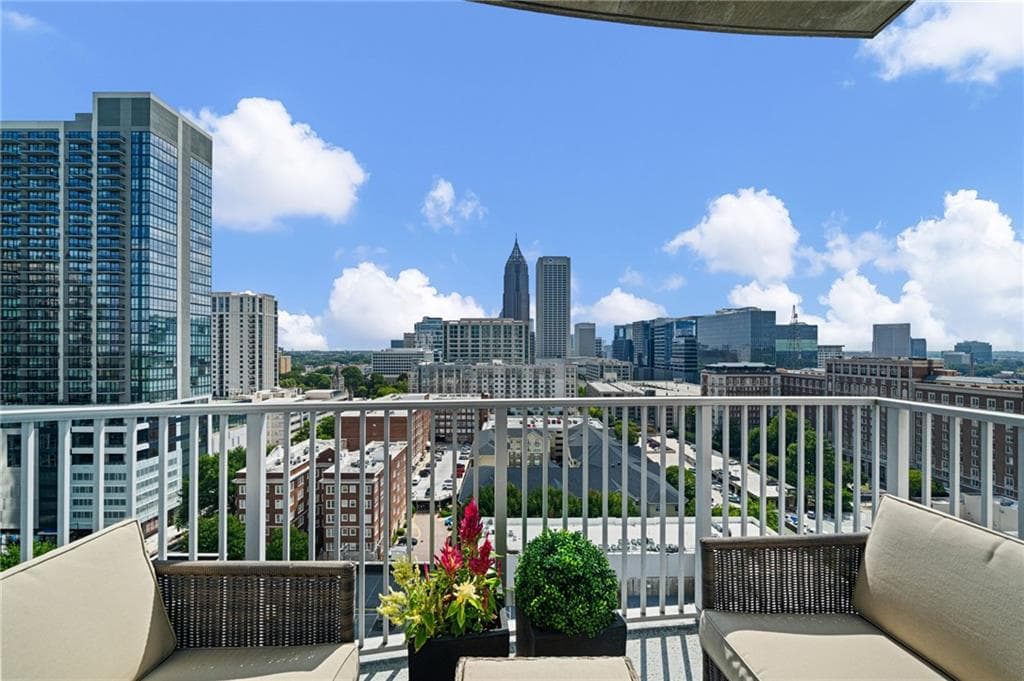 2 bedroom, 2 bathroom, 1,211 sq ft condominium for sale at 860 Peachtree Street 1514, Atlanta, GA 30308 — photo 7