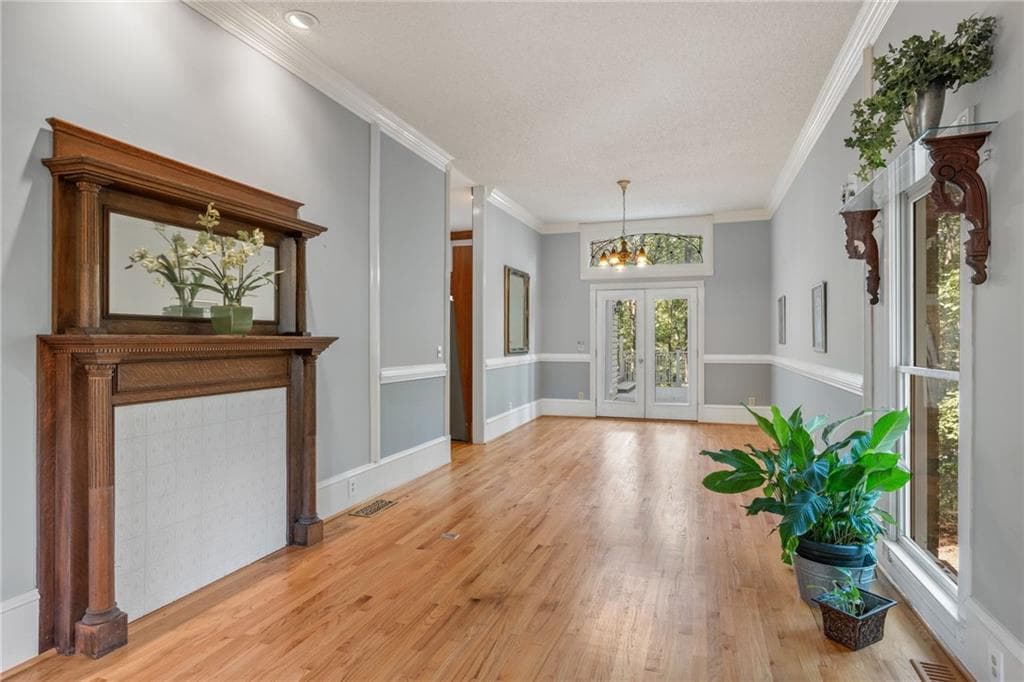 4 bedroom, 3 bathroom, 5,626 sq ft single family residence for sale at 5633 Aven Road, Marietta, GA 30068 — photo 4