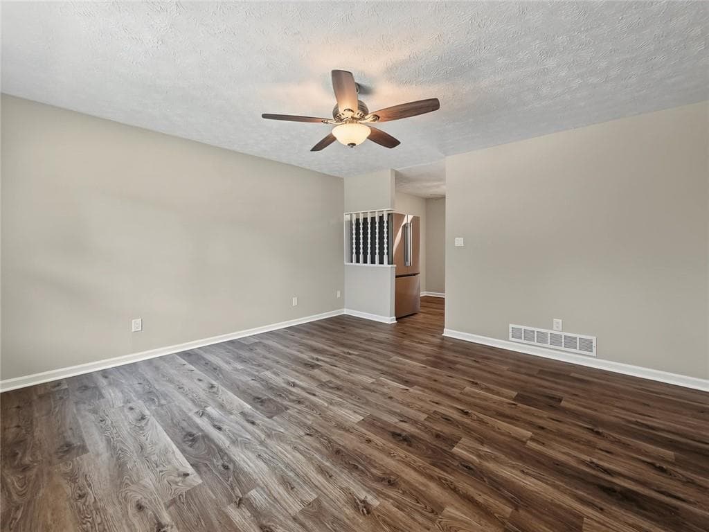 3 bedroom, 2 bathroom, 1,075 sq ft single family residence for sale at 1898 Burfordi Drive, Marietta, GA 30008 — photo 5