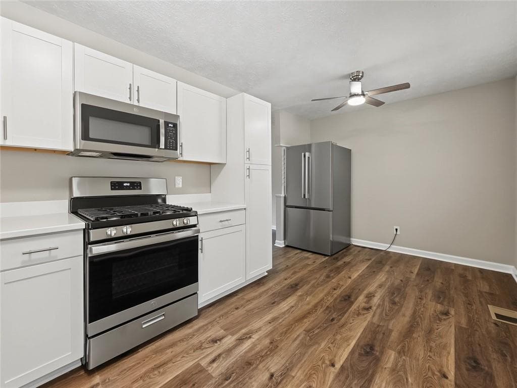 3 bedroom, 2 bathroom, 1,075 sq ft single family residence for sale at 1898 Burfordi Drive, Marietta, GA 30008 — photo 8