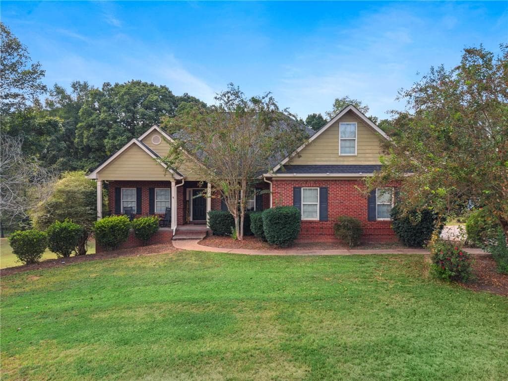 5 bedroom, 3 bathroom, 4,400 sq ft single family residence for sale at 70 Line Drive, Newborn, GA 30056 — photo 2