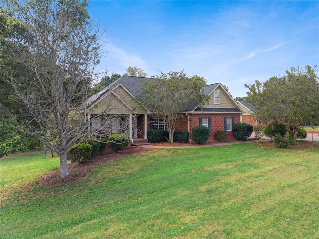 5 bedroom, 3 bathroom, 4,400 sq ft single family residence for sale at 70 Line Drive, Newborn, GA 30056 — photo 3