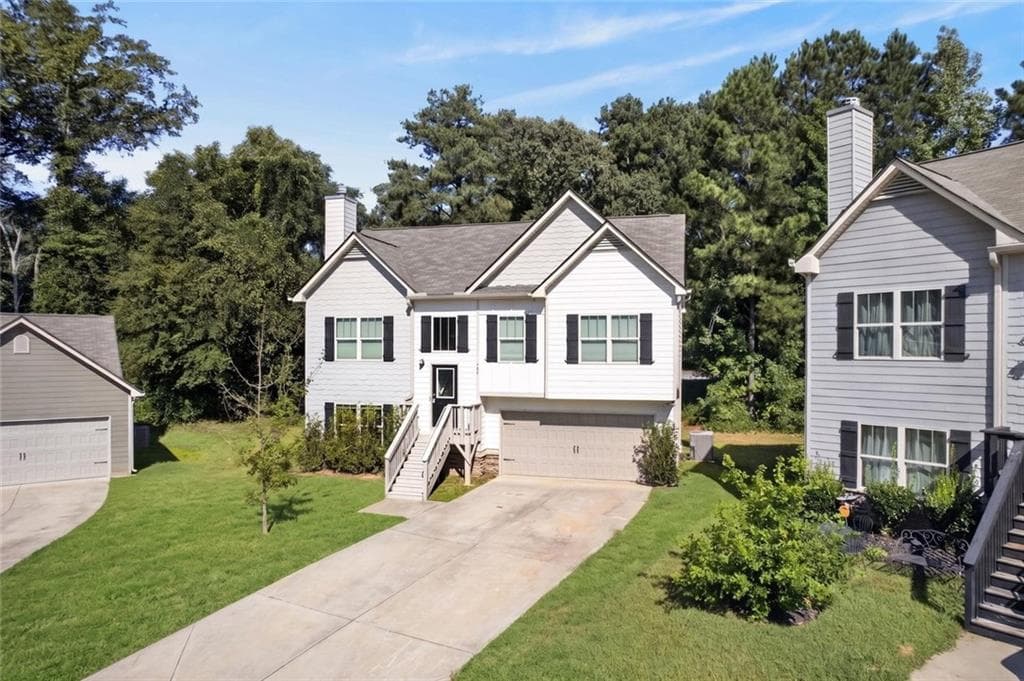 4 bedroom, 3 bathroom, 2,133 sq ft single family residence for sale at 224 Stone Creek Court, Temple, GA 30179 — photo 2