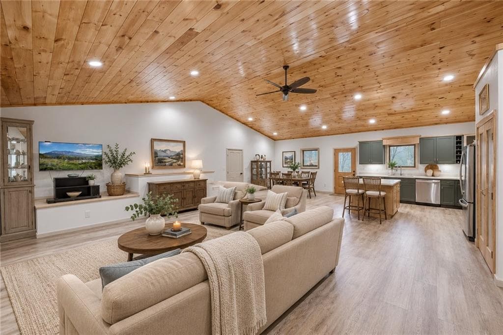 3 bedroom, 3 bathroom, 3,868 sq ft single family residence for sale at 1581 Taylor Town Road, Ranger, GA 30734 — photo 3