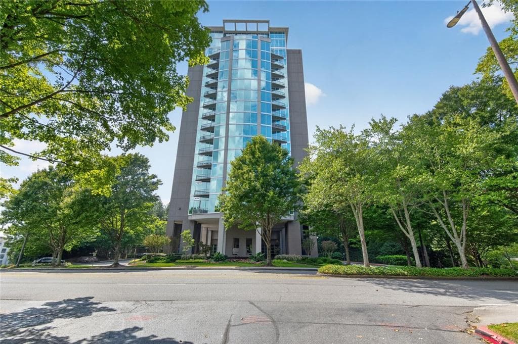 2 bedroom, 3 bathroom, 1,344 sq ft condominium for sale at 3300 Windy Ridge Parkway 913, Atlanta, GA 30339
