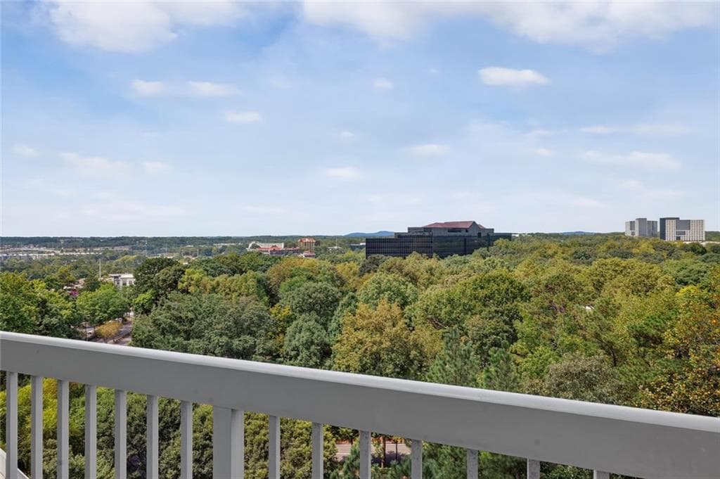 2 bedroom, 3 bathroom, 1,344 sq ft condominium for sale at 3300 Windy Ridge Parkway 913, Atlanta, GA 30339 — photo 10
