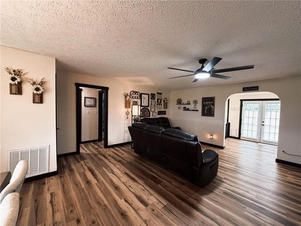 3 bedroom, 2 bathroom, 1,264 sq ft single family residence for sale at 320 Langston Road, Perry, GA 31069 — photo 5