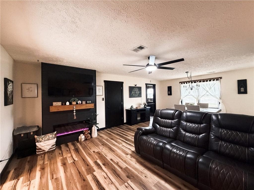 3 bedroom, 2 bathroom, 1,264 sq ft single family residence for sale at 320 Langston Road, Perry, GA 31069 — photo 6