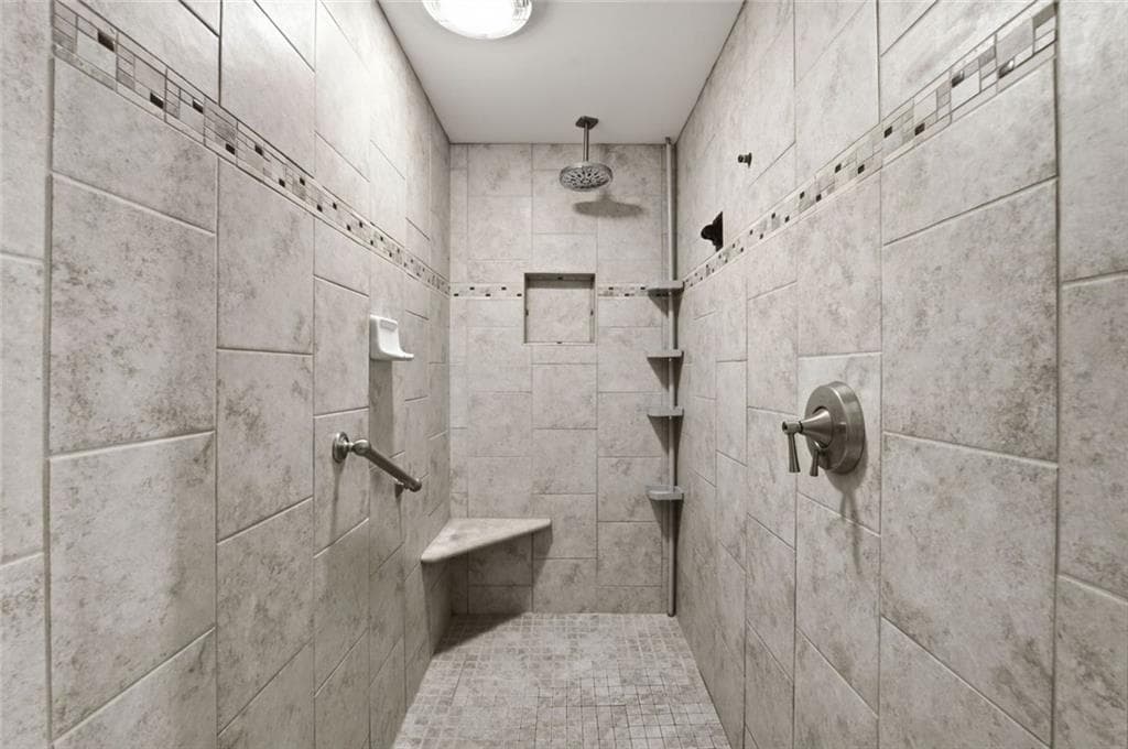 4 bedroom, 3 bathroom, 2,809 sq ft single family residence for sale at 1489 Kincaid Road, Marietta, GA 30066 — photo 4