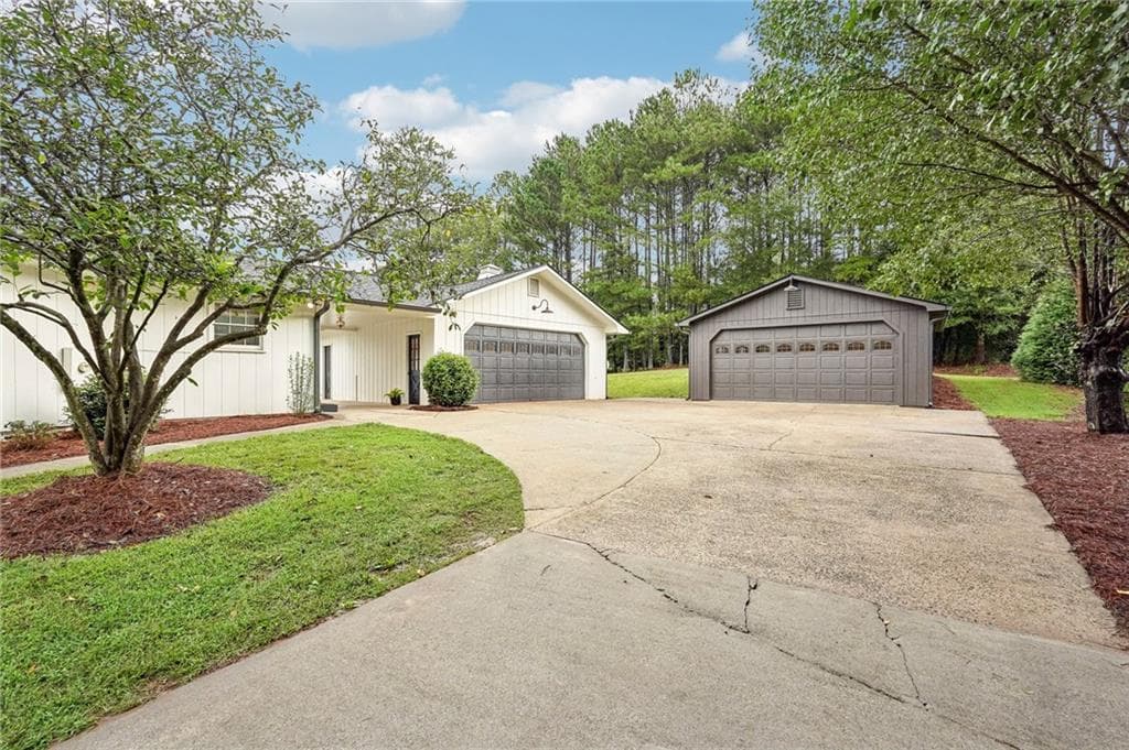 3 bedroom, 3 bathroom, 2,187 sq ft single family residence for sale at 1470 A J Land Road, Canton, GA 30115 — photo 6