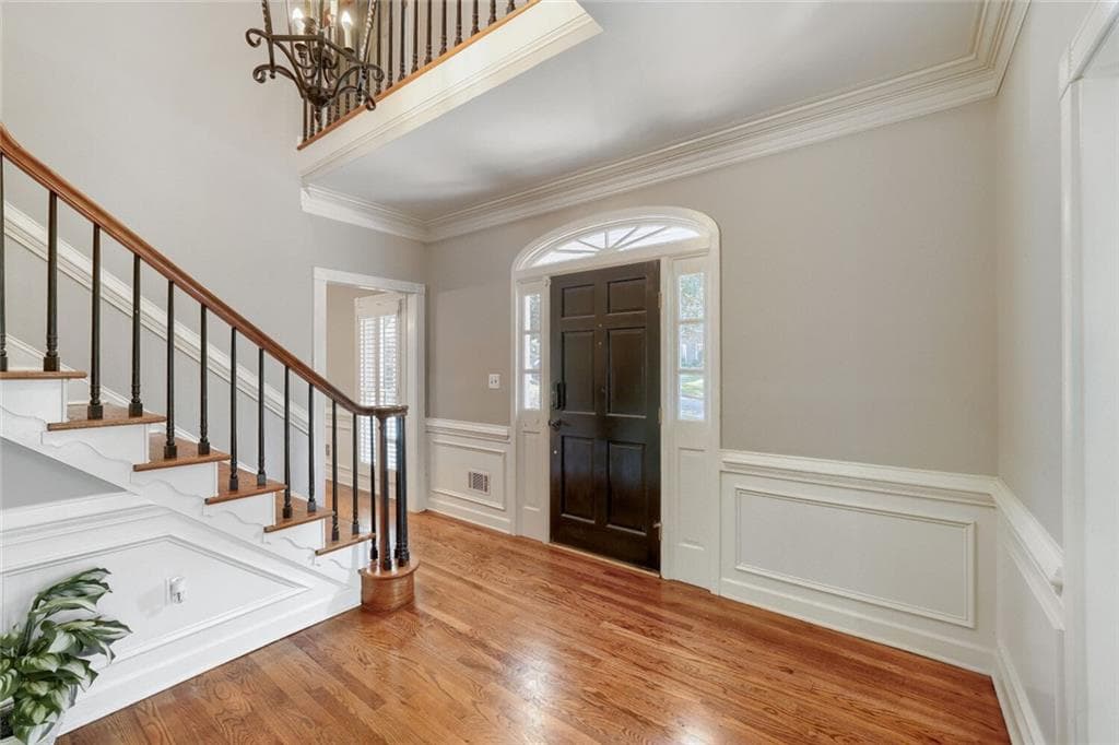 5 bedroom, 4 bathroom, 3,300 sq ft single family residence for sale at 330 S Satinwood Place, Roswell, GA 30076 — photo 3