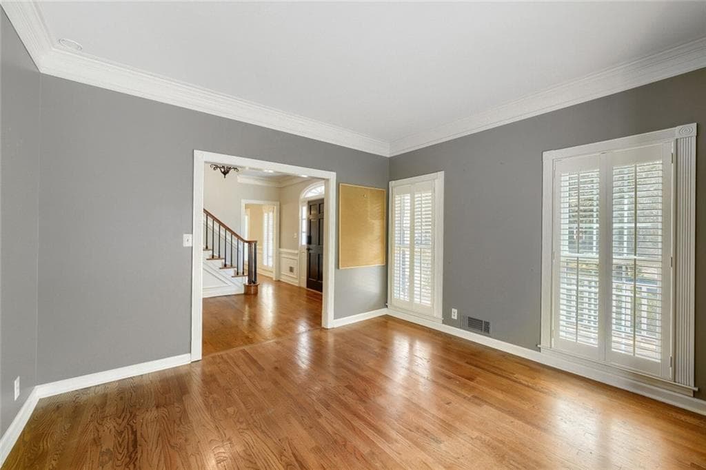 5 bedroom, 4 bathroom, 3,300 sq ft single family residence for sale at 330 S Satinwood Place, Roswell, GA 30076 — photo 9