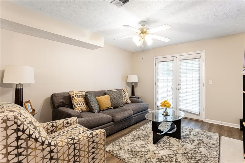 3 bedroom, 2 bathroom, 1,471 sq ft townhouse for sale at 6551 Wellington Chase Court, Lithonia, GA 30058 — photo 10