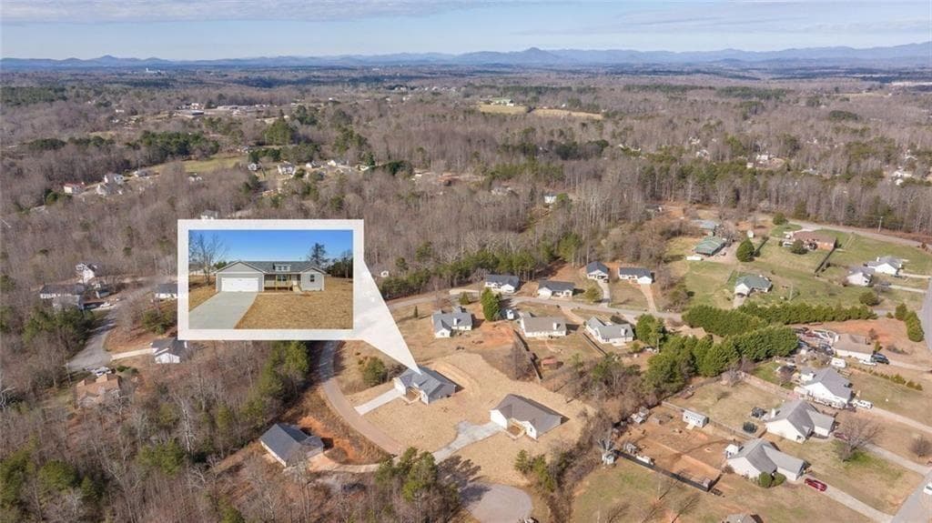 3 bedroom, 2 bathroom, 1,618 sq ft single family residence for sale at 613 Cypress Drive, Mount Airy, GA 30563 — photo 4