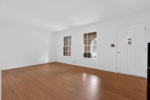3 bedroom, 2 bathroom, 1,528 sq ft single family residence for sale at 4847 Shadowwood Court, Lilburn, GA 30047 — photo 4