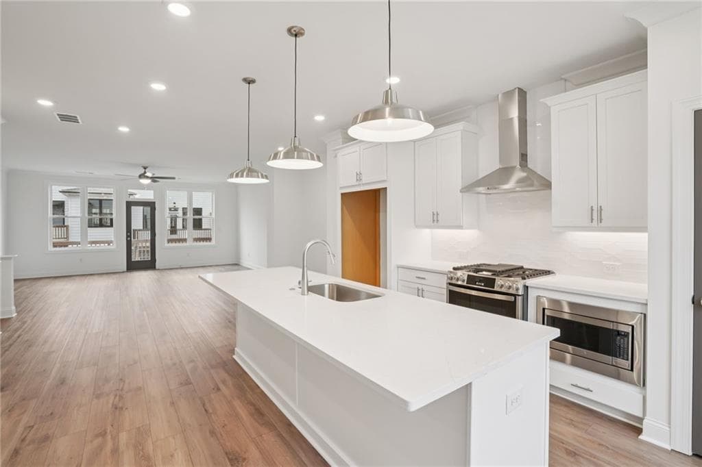 3 bedroom, 4 bathroom, 2,004 sq ft townhouse for sale at 649 Silva Street 137, Cumming, GA 30040 — photo 2