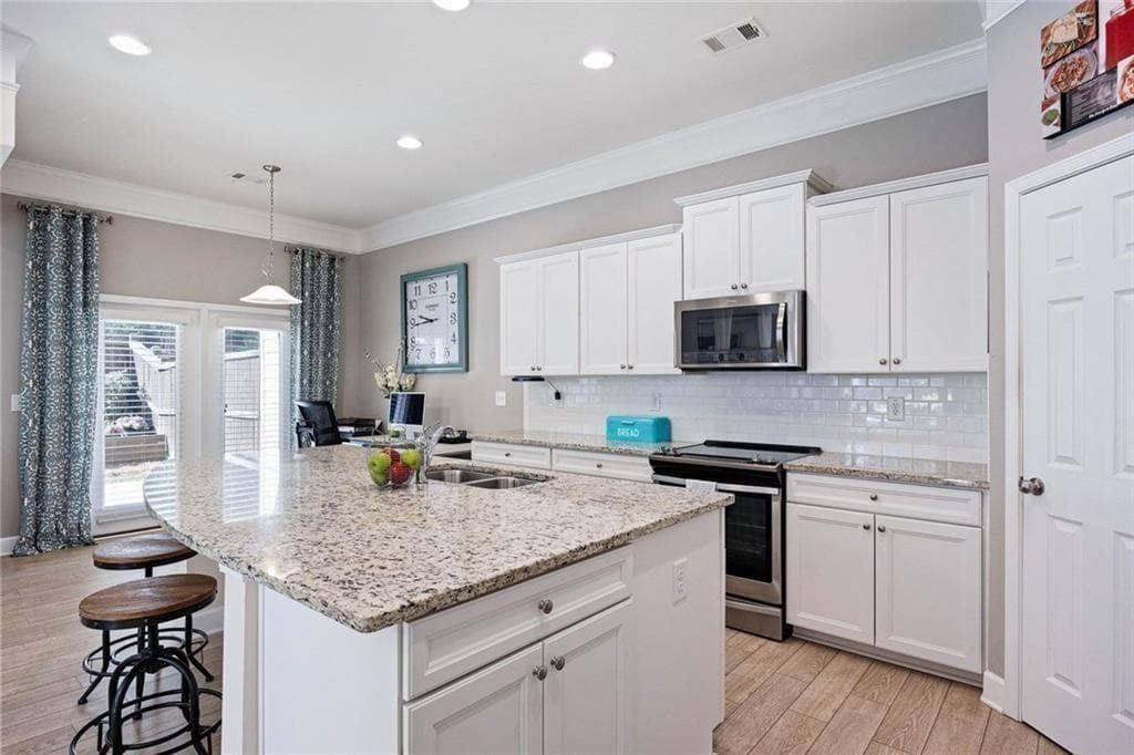 3 bedroom, 4 bathroom, 2,512 sq ft townhouse for sale at 4824 Blue Elm Lane UNIT #1, Smyrna, GA 30080 — photo 9