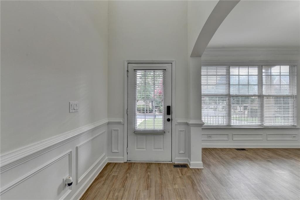 5 bedroom, 5 bathroom, 4,494 sq ft single family residence for rent at 2511 Royston Drive, Duluth, GA 30097 for $3,300 a month — photo 4