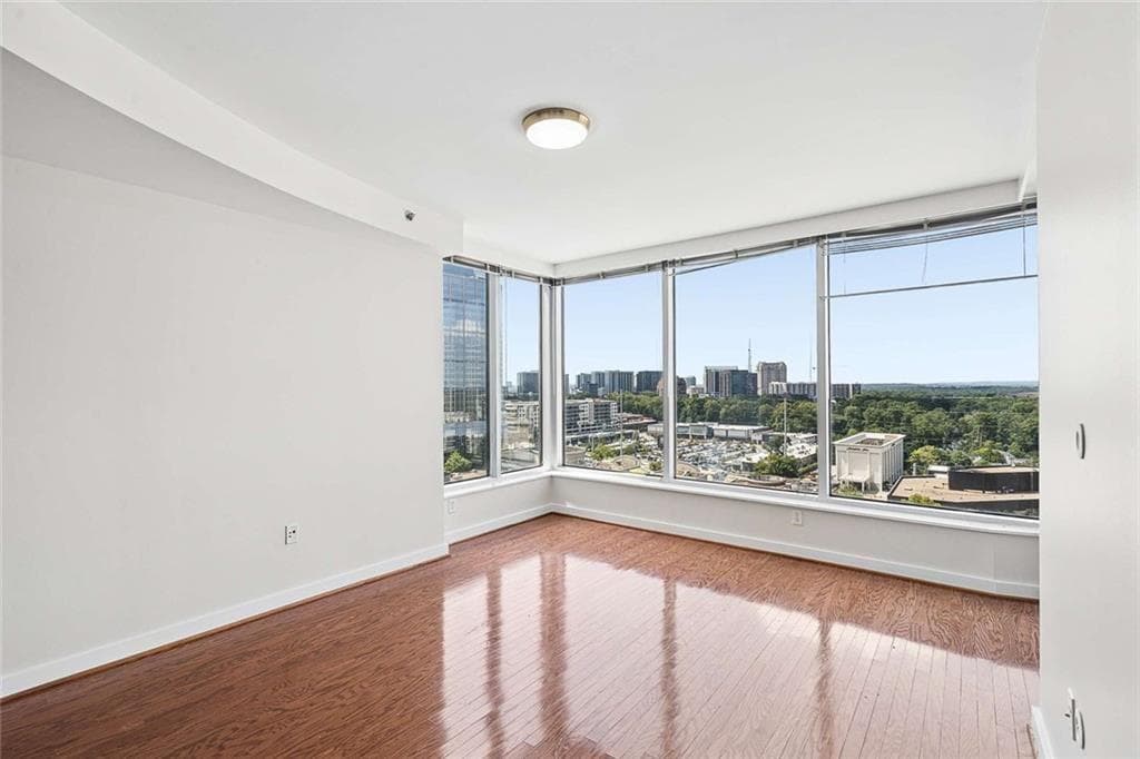1 bedroom, 1 bathroom, 936 sq ft condominium for sale at 3338 Peachtree Road 1810, Atlanta, GA 30326 — photo 2