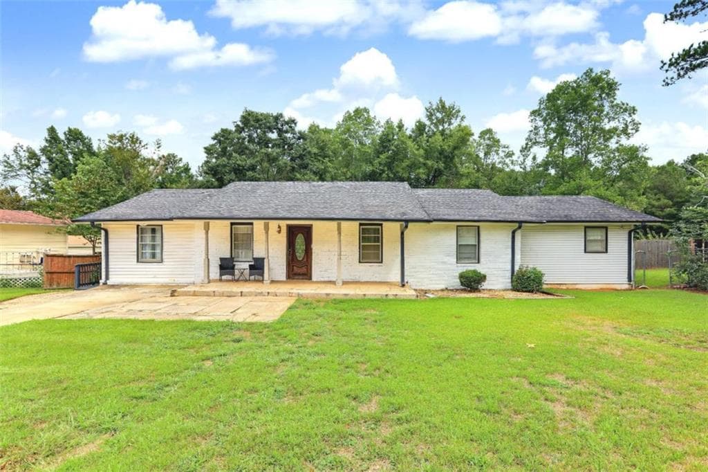 3 bedroom, 3 bathroom, 2,591 sq ft single family residence for sale at 307 Elizabeth Lane, Griffin, GA 30223