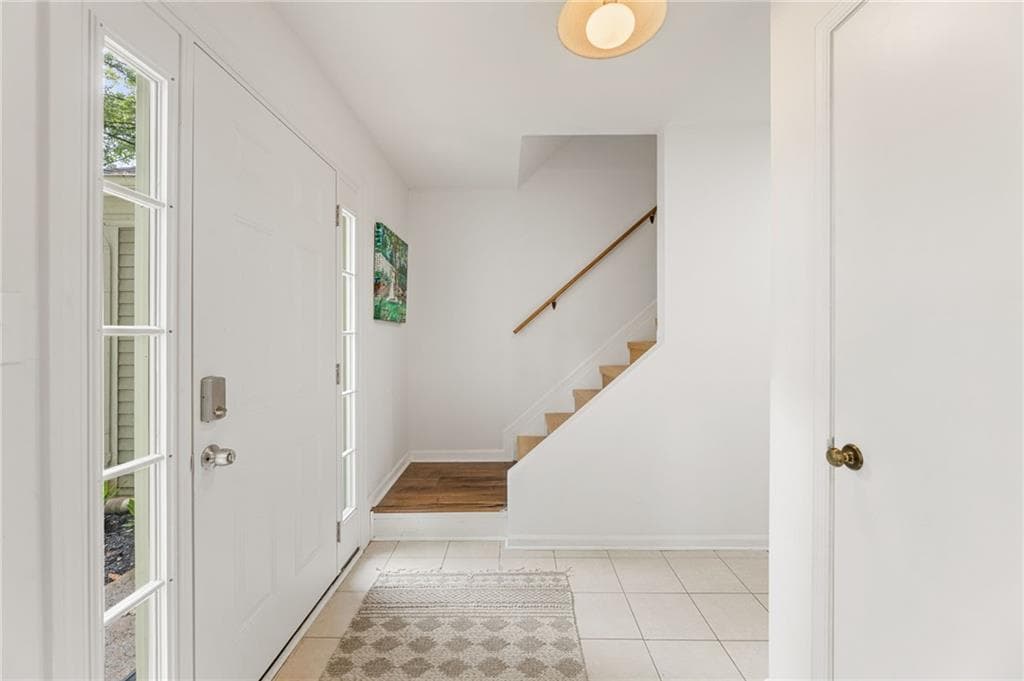 4 bedroom, 4 bathroom, 2,244 sq ft single family residence for sale at 170 Laurel Mill Court, Roswell, GA 30076 — photo 4
