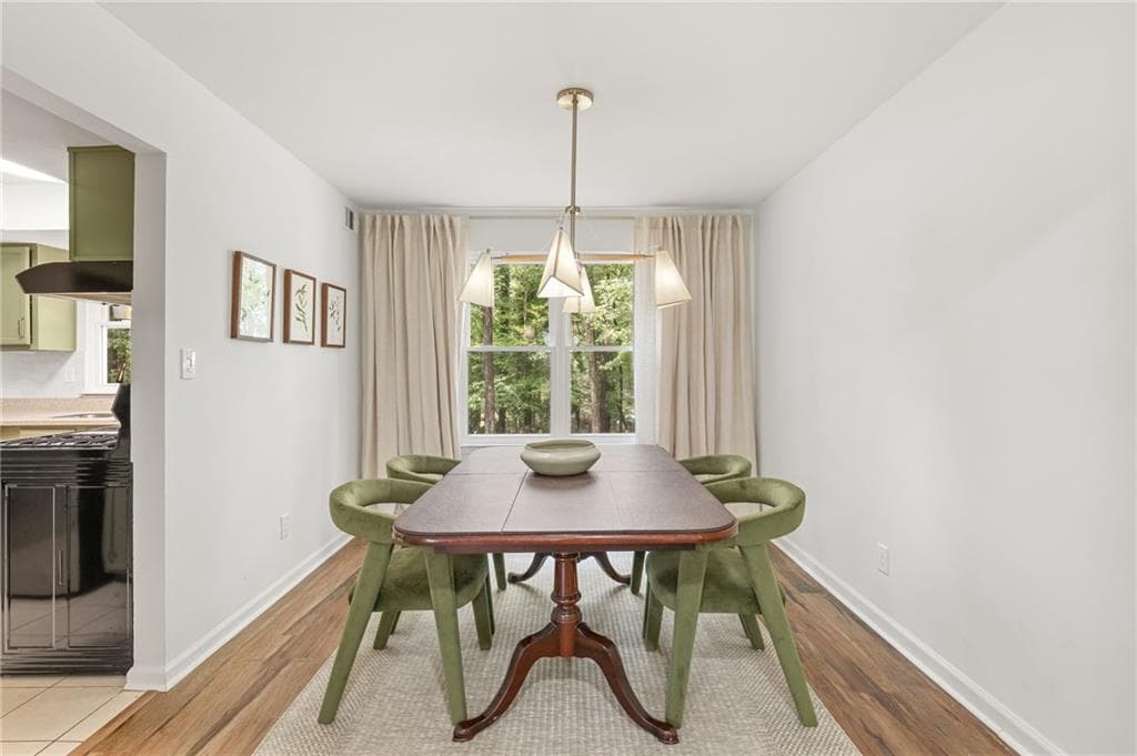 4 bedroom, 4 bathroom, 2,244 sq ft single family residence for sale at 170 Laurel Mill Court, Roswell, GA 30076 — photo 8